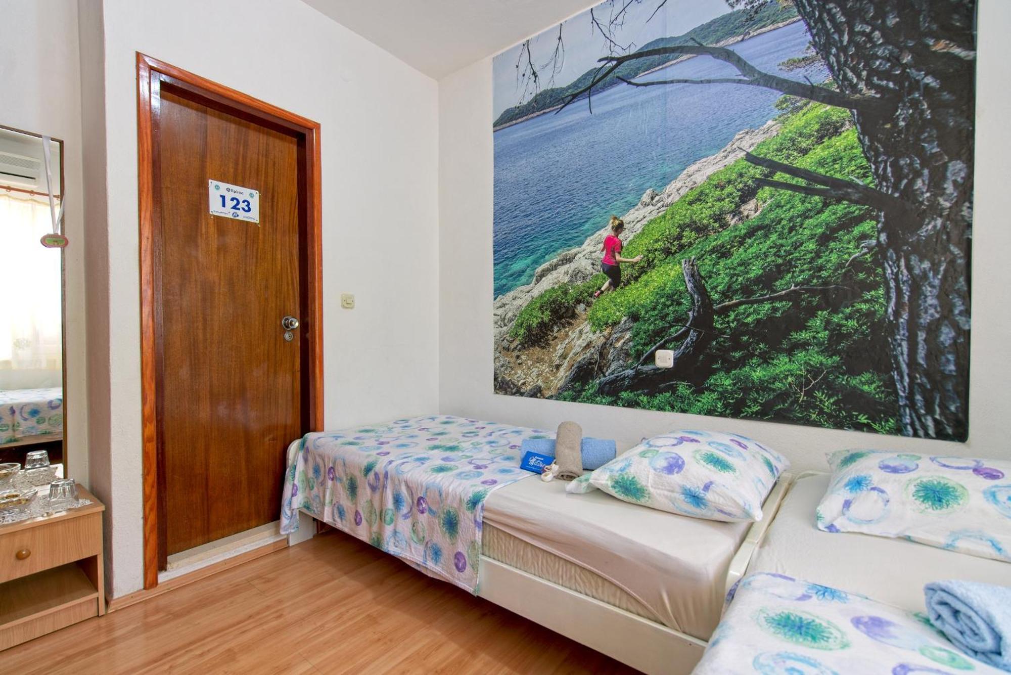 Guest House Matana Pomena Ngoại thất bức ảnh
